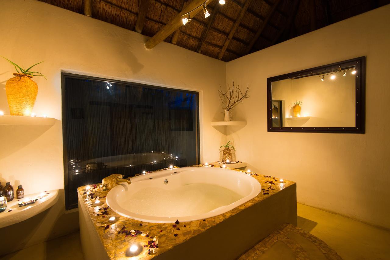 Tau Game Lodge Madikwe Game Reserve Exterior foto